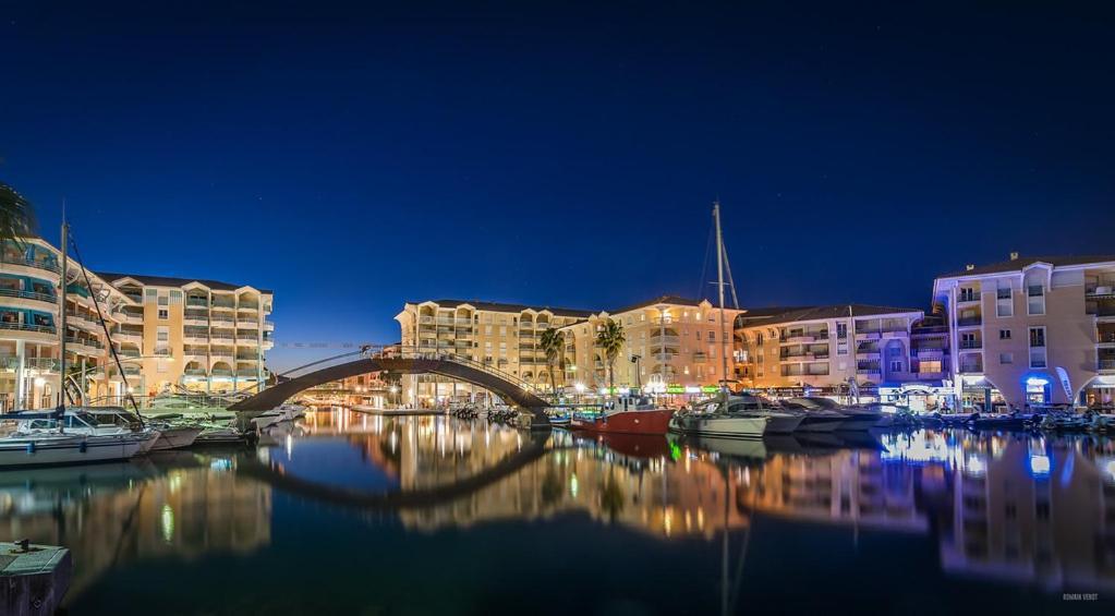 Appartement Frejus 5 Min De La Plage, 1 Min Centre Ville エクステリア 写真